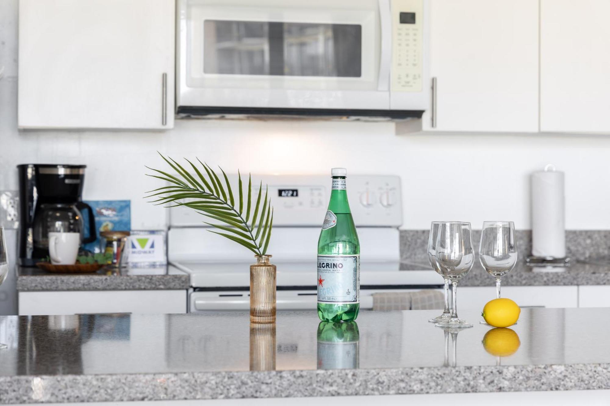 Aloha Vibes With Ocean Views, Near Beach & Parking! Honolulu Esterno foto